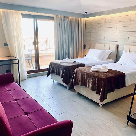 Deluxe Rooms In Blloku Area Тирана Екстер'єр фото