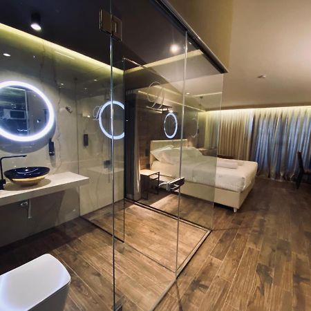 Deluxe Rooms In Blloku Area Тирана Екстер'єр фото
