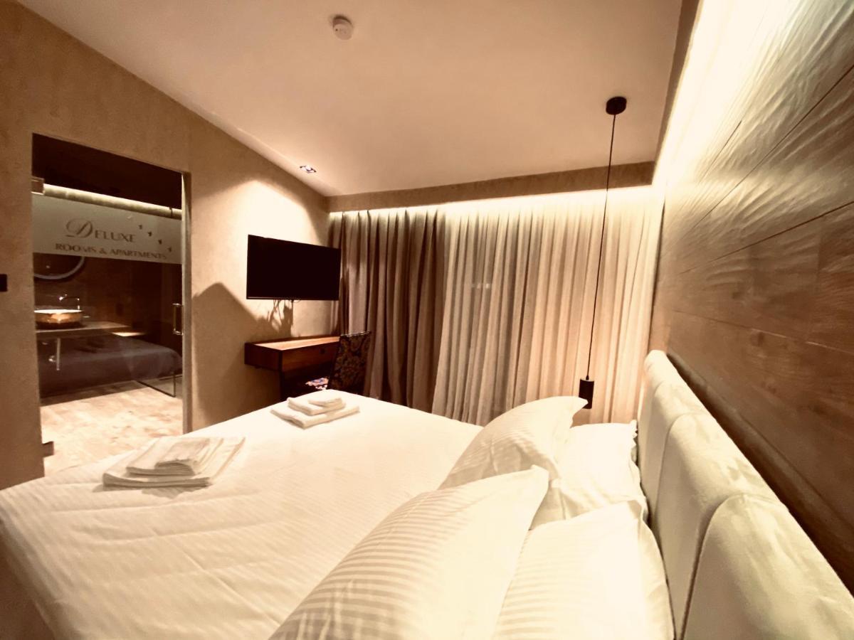 Deluxe Rooms In Blloku Area Тирана Екстер'єр фото