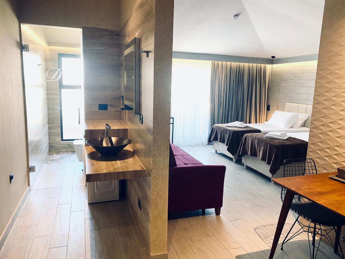 Deluxe Rooms In Blloku Area Тирана Екстер'єр фото
