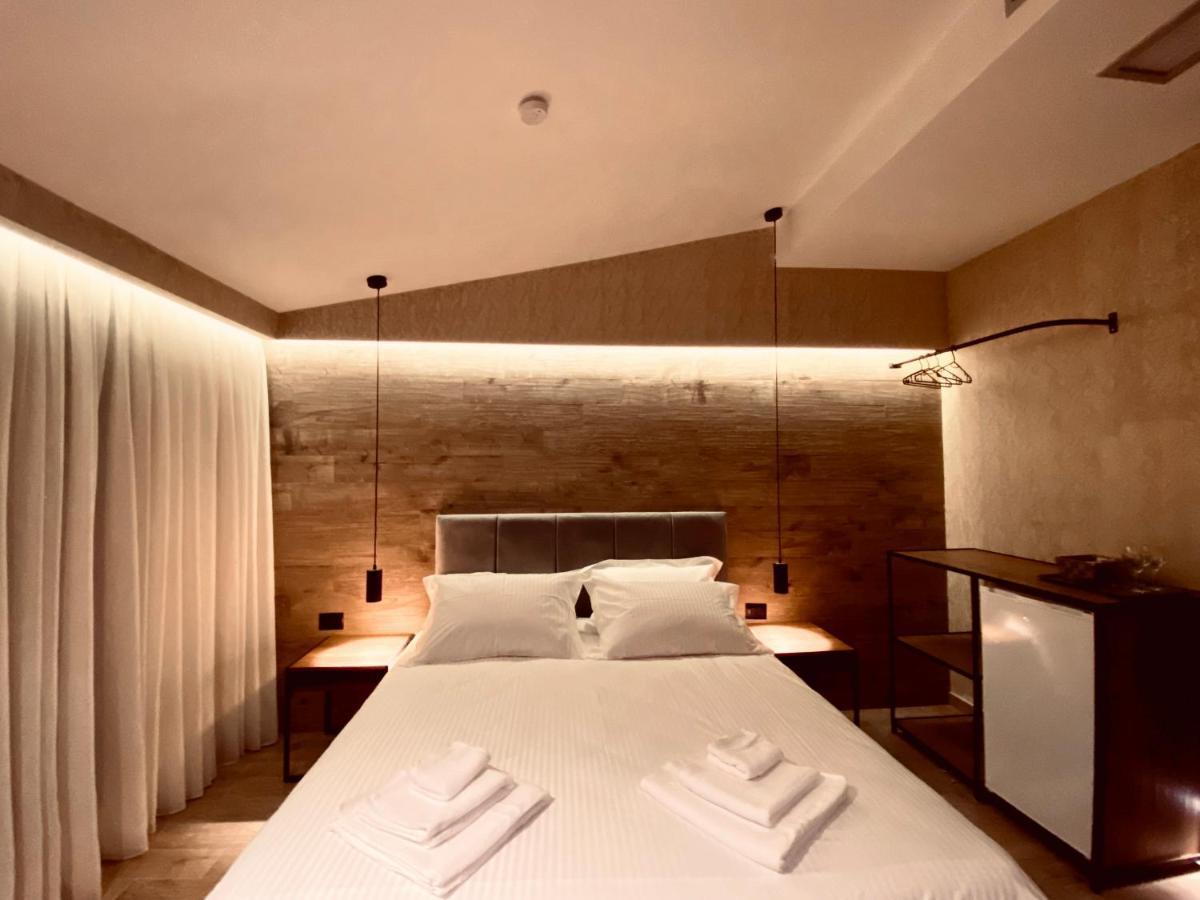 Deluxe Rooms In Blloku Area Тирана Екстер'єр фото